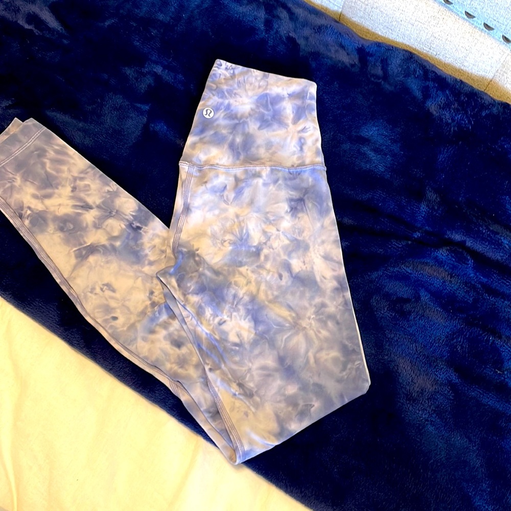 Size 4 lululemon align leggings. Blue/white/gray 25” length